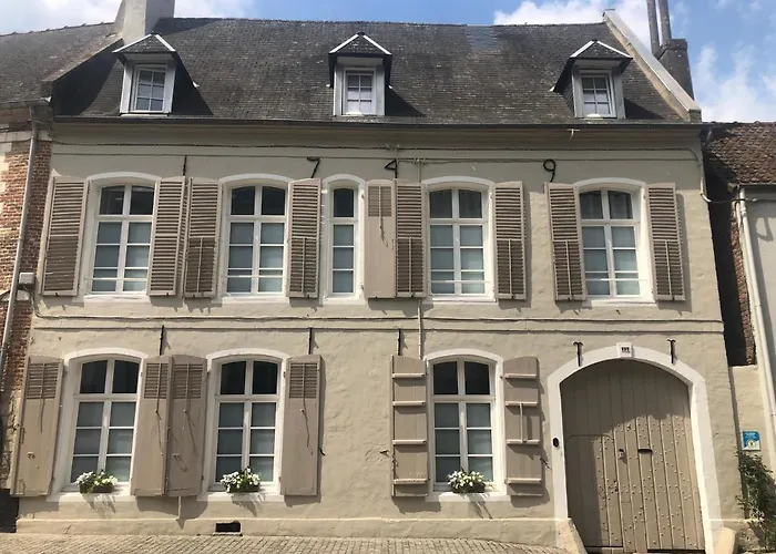 Aux Remparts De Montreuil Couette-café 3*