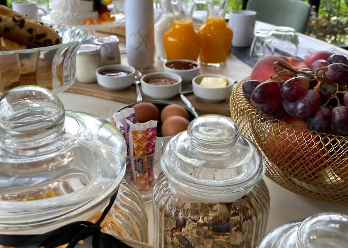 Aux Remparts De Montreuil 3*