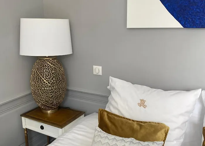 Aux Remparts De Montreuil Couette-café 3*