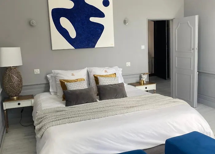 Aux Remparts De Montreuil 3*