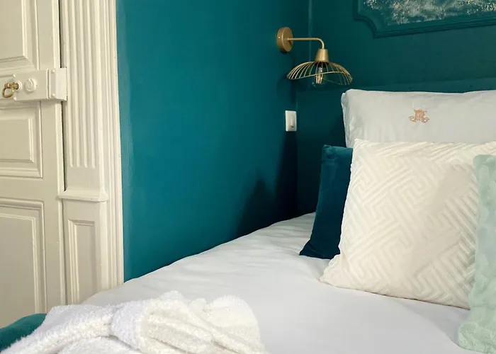 Aux Remparts De Montreuil Couette-café 3*